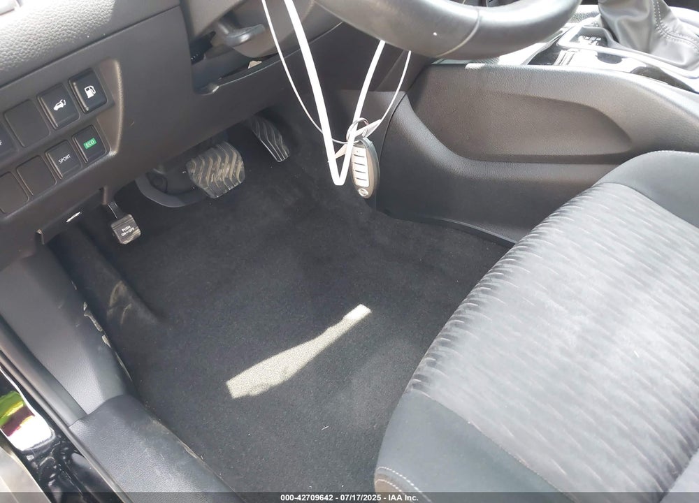 2018 NISSAN ROGUE VIN: JN8AT2MT2JW458993