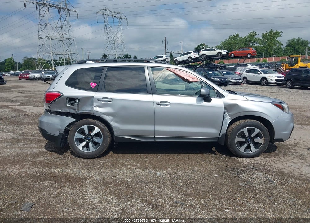 2018 SUBARU FORESTER VIN: JF2SJAEC8JH595957