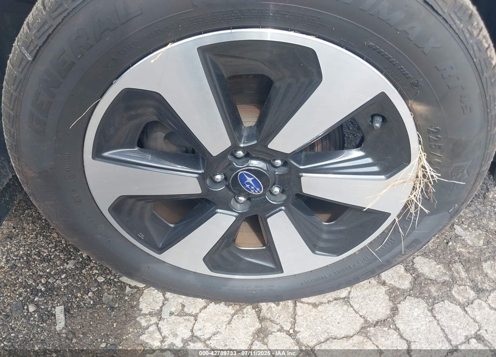 2018 SUBARU FORESTER VIN: JF2SJAEC8JH595957