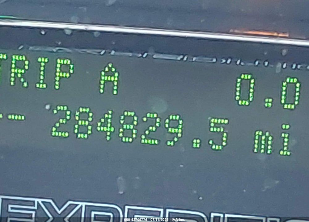 2011 FORD EXPEDITION VIN: 1FMJU1J57BEF00568