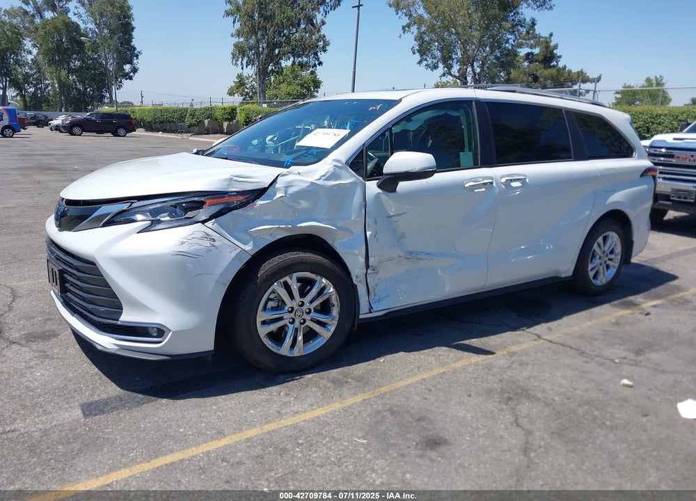2022 TOYOTA SIENNA PLATINUM VIN: 5TDESKFC2NS060122