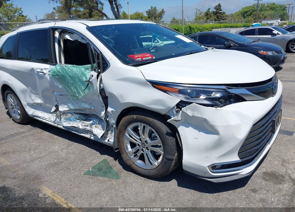 2022 TOYOTA SIENNA PLATINUM VIN: 5TDESKFC2NS060122