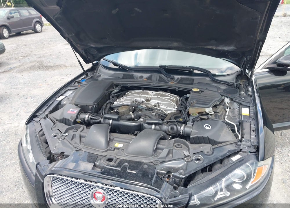 2014 JAGUAR XF VIN: SAJWA0EX1E8U30904