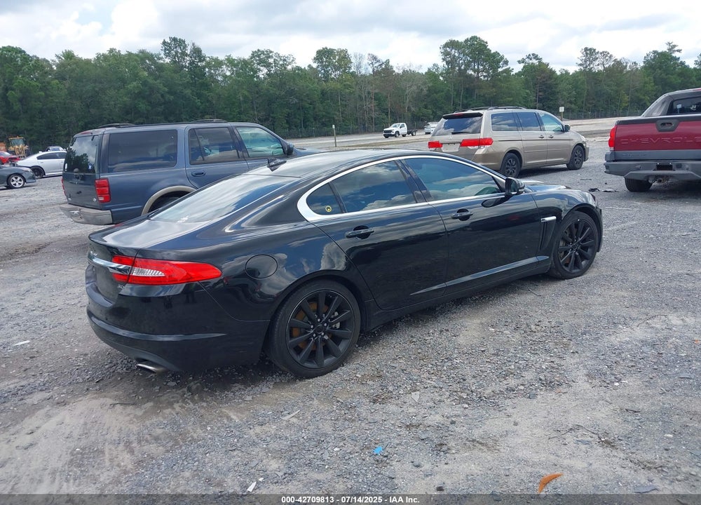 2014 JAGUAR XF VIN: SAJWA0EX1E8U30904