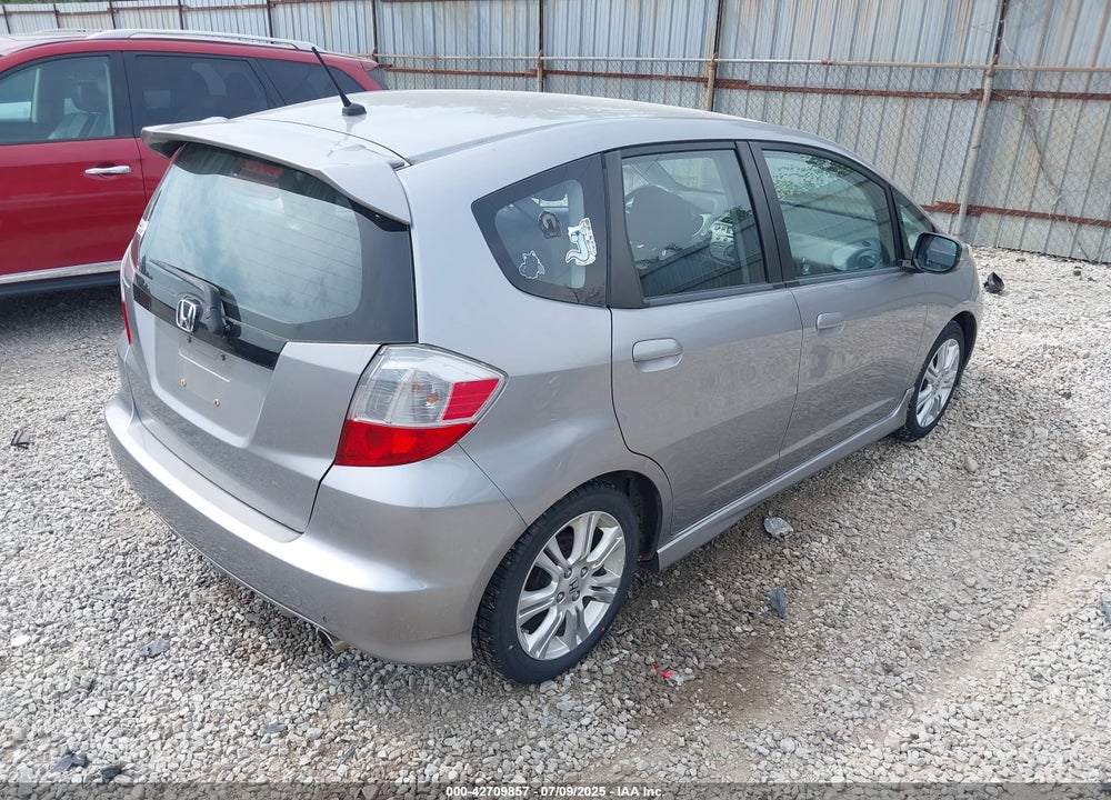2009 HONDA FIT VIN: JHMGE88429S035547