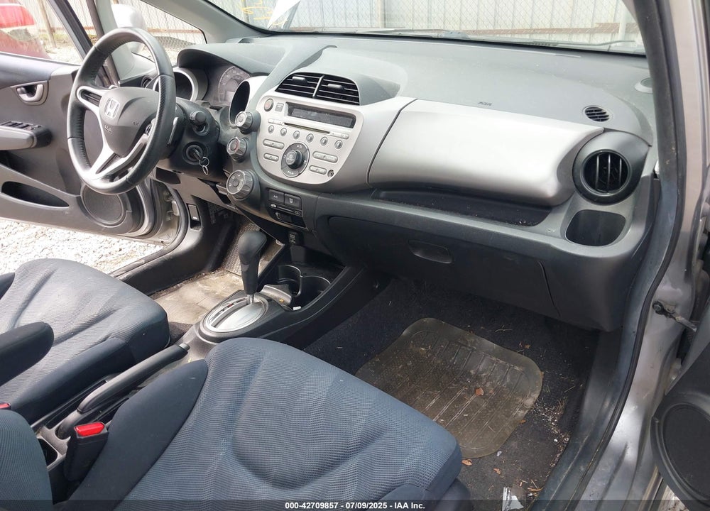2009 HONDA FIT VIN: JHMGE88429S035547