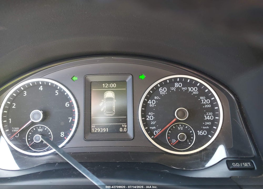 2014 VOLKSWAGEN TIGUAN VIN: WVGAV3AXXEW556304