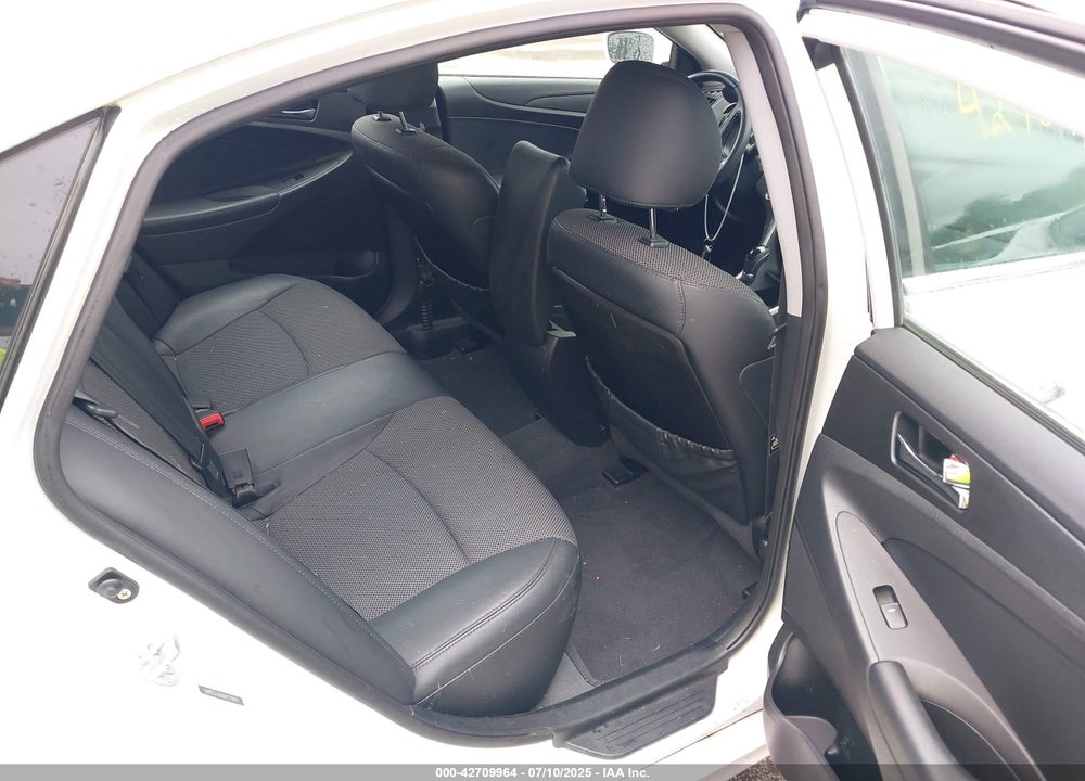 2011 HYUNDAI SONATA VIN: 5NPEC4AB8BH270989