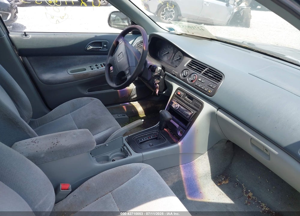 1997 HONDA ACCORD LX VIN: 1HGCD5632VA238452