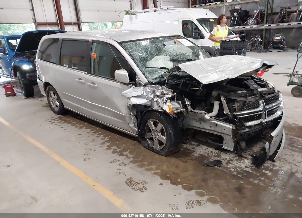 2012 DODGE GRAND CARAVAN CREW VIN: 2C4RDGDGXCR145942