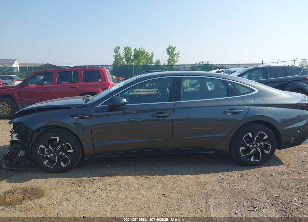2025 HYUNDAI SONATA VIN: KMHL64JA2SA456567