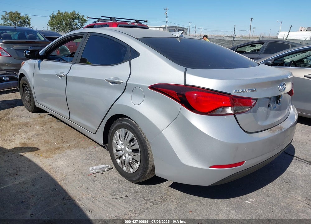 2016 HYUNDAI ELANTRA VIN: 5NPDH4AE8GH747998