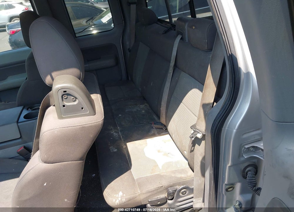 2005 FORD F-150 STX/XL/XLT VIN: 1FTRX12W85FB58939