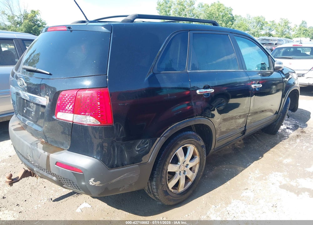 2011 KIA SORENTO VIN: 5XYKT3A1XBG183235