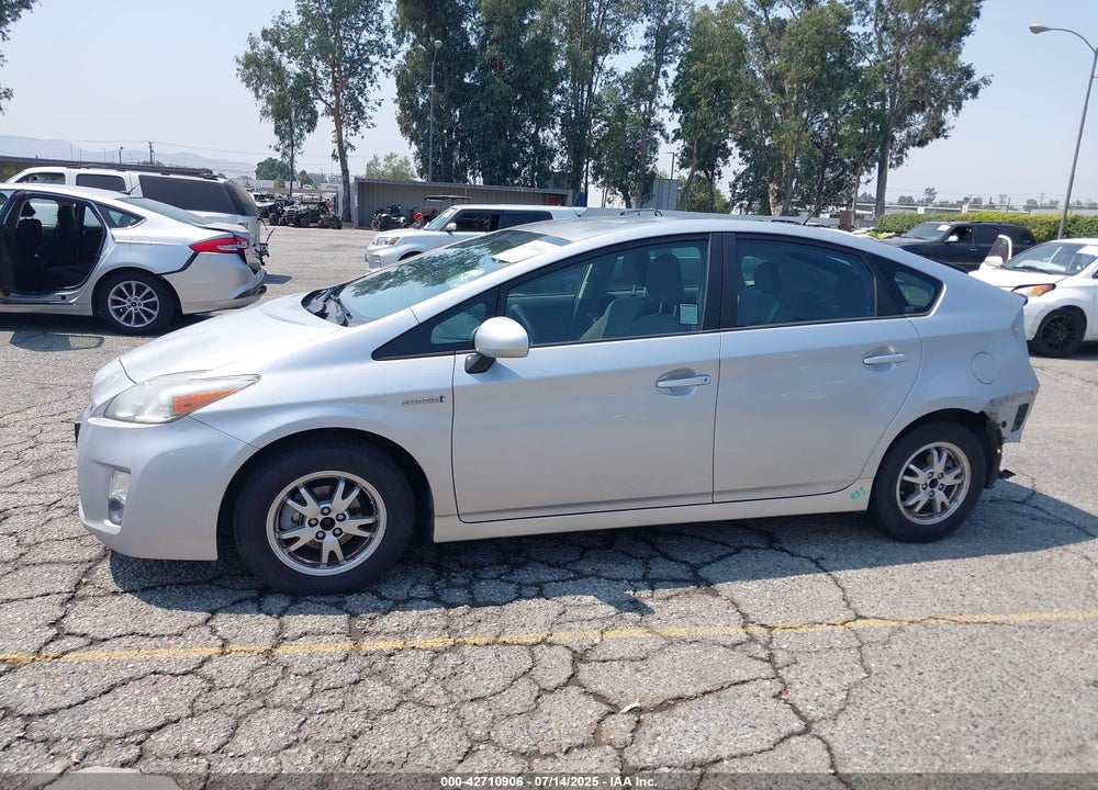 2011 TOYOTA PRIUS TWO VIN: JTDKN3DU2B0286848