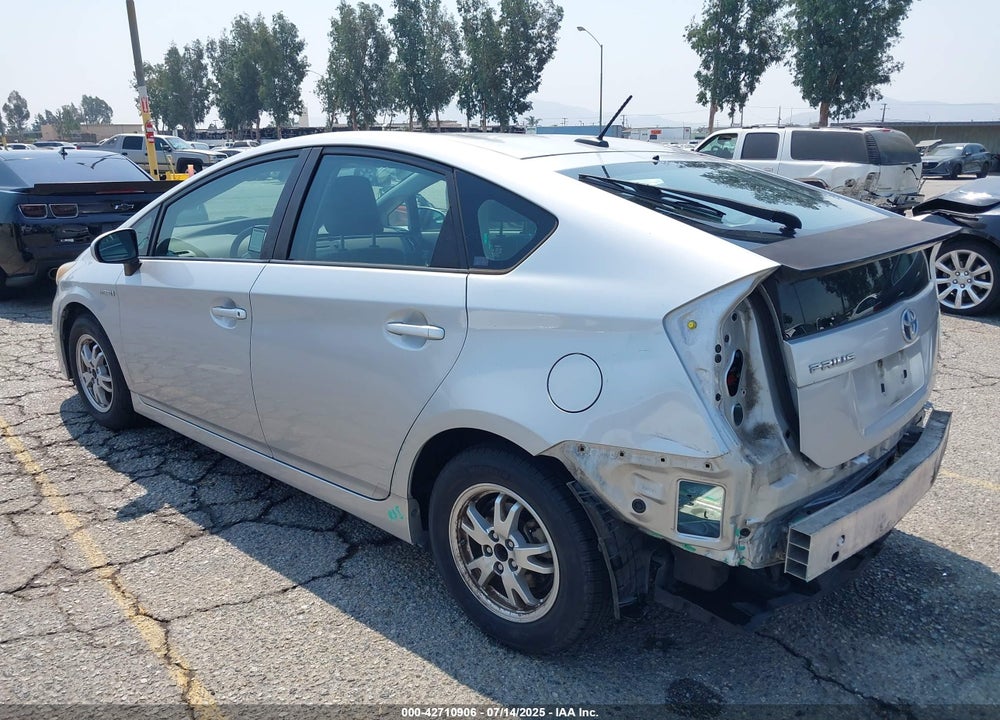2011 TOYOTA PRIUS TWO VIN: JTDKN3DU2B0286848