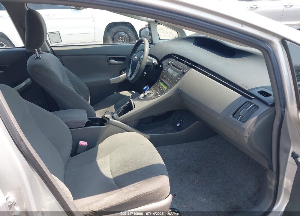 2011 TOYOTA PRIUS TWO VIN: JTDKN3DU2B0286848