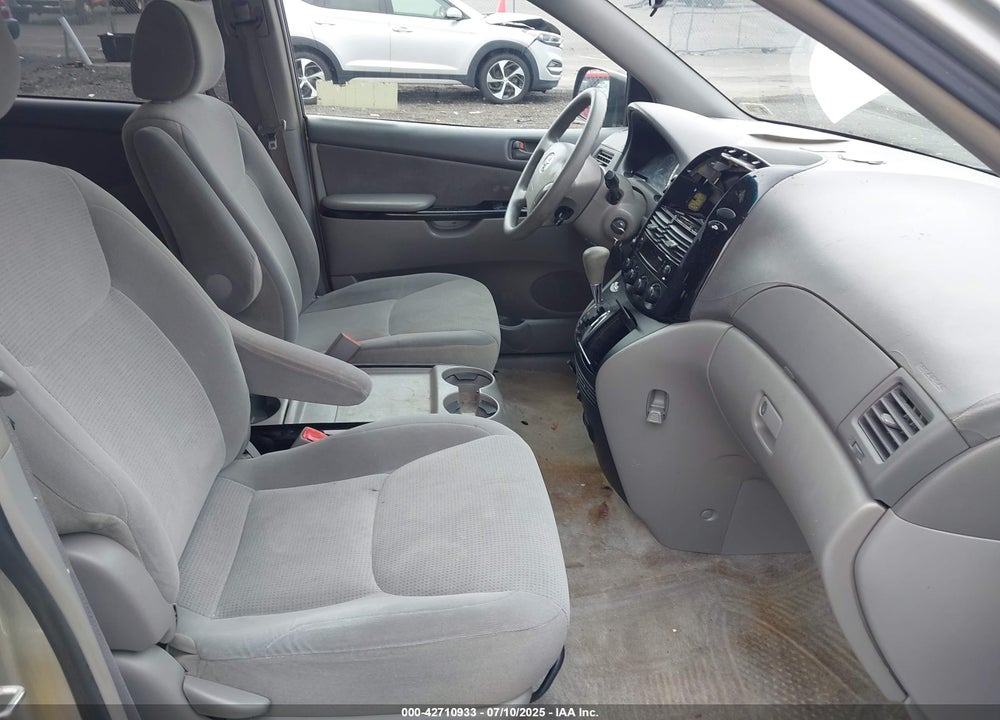 2005 TOYOTA SIENNA LE VIN: 5TDZA23C95S359485
