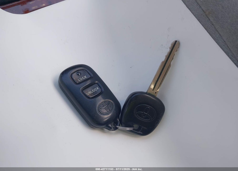 2007 TOYOTA COROLLA LE VIN: 1NXBR30E77Z853232