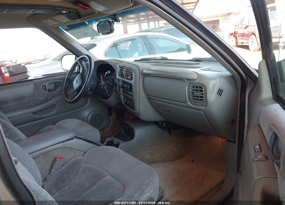 2001 CHEVROLET BLAZER LT VIN: 1GNDT13W31K152009
