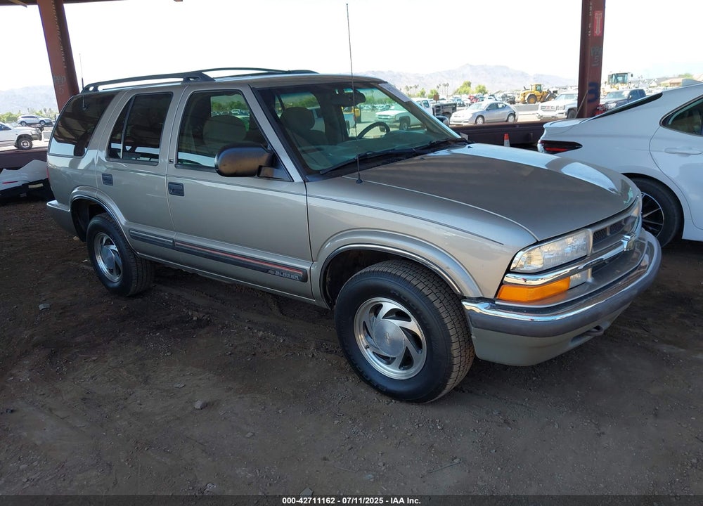 2001 CHEVROLET BLAZER LT VIN: 1GNDT13W31K152009