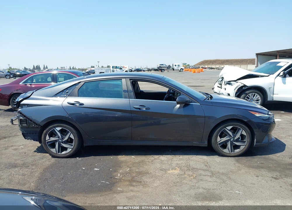 2021 HYUNDAI ELANTRA VIN: 5NPLP4AG9MH024107