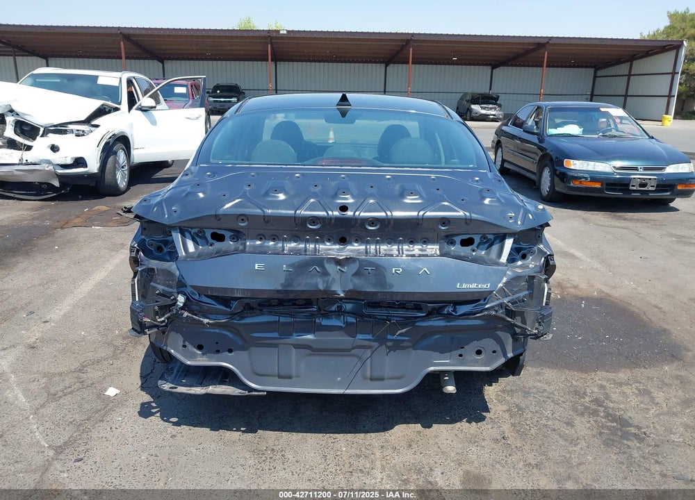2021 HYUNDAI ELANTRA VIN: 5NPLP4AG9MH024107