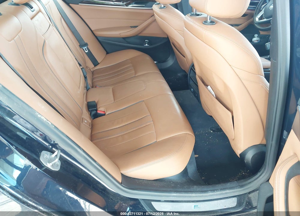 2018 BMW 530E VIN: WBAJB1C59JB084415