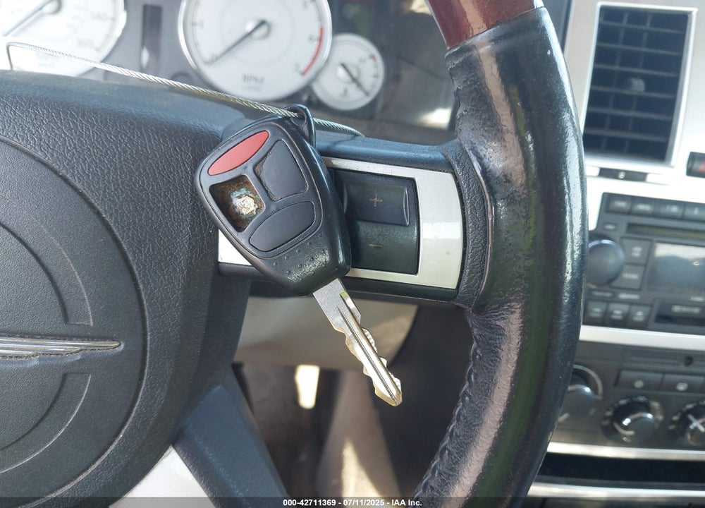 2007 CHRYSLER 300C VIN: 2C3KA63H57H813645