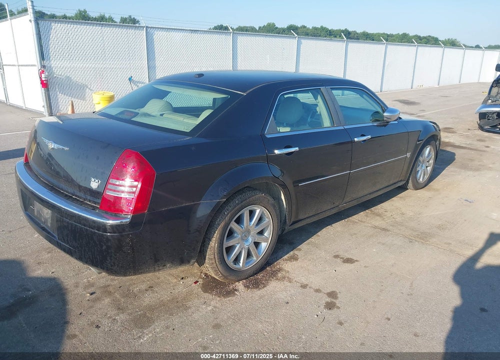 2007 CHRYSLER 300C VIN: 2C3KA63H57H813645