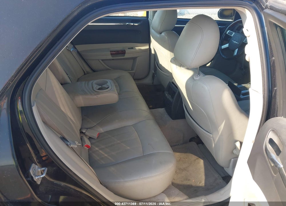 2007 CHRYSLER 300C VIN: 2C3KA63H57H813645
