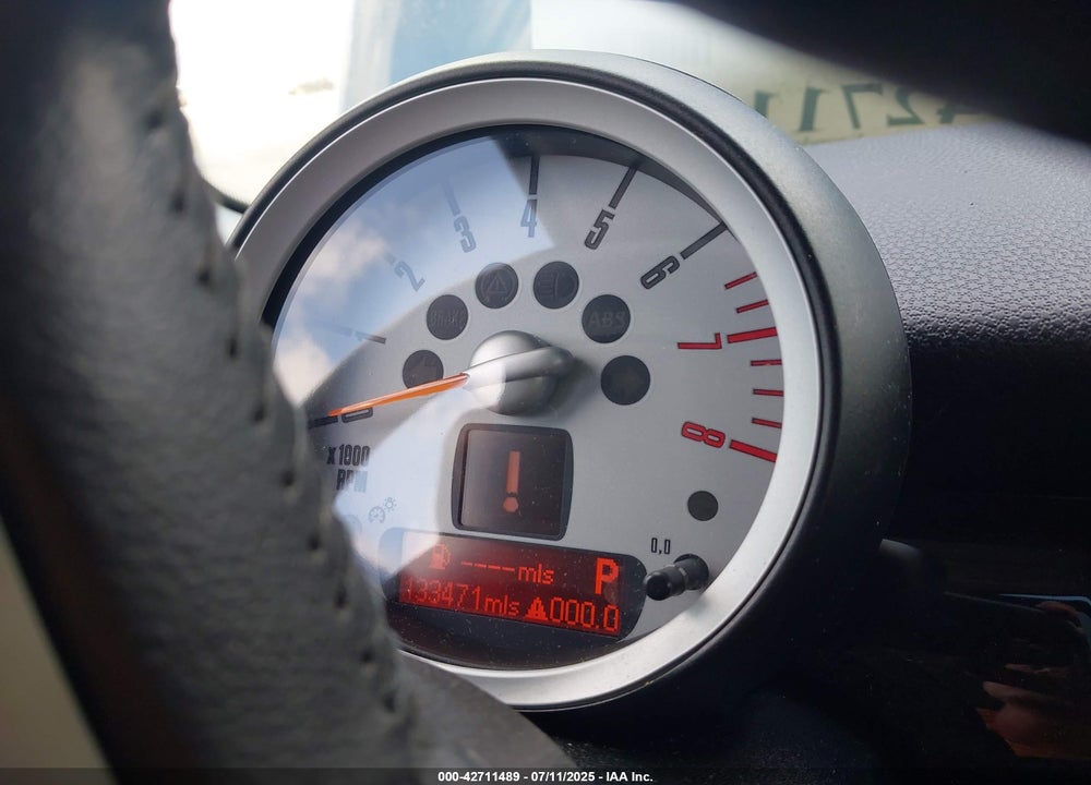 2009 MINI COOPER CLUBMAN VIN: WMWML33549TX36210
