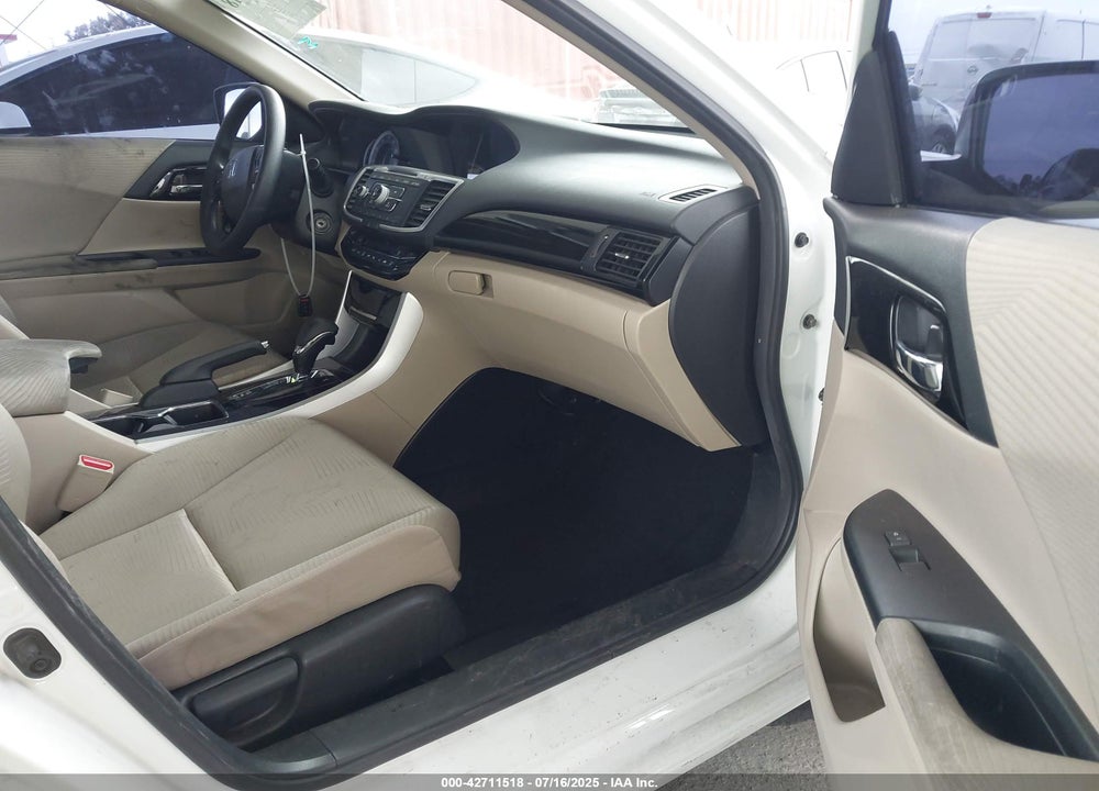 2017 HONDA ACCORD VIN: 1HGCR2F32HA020466