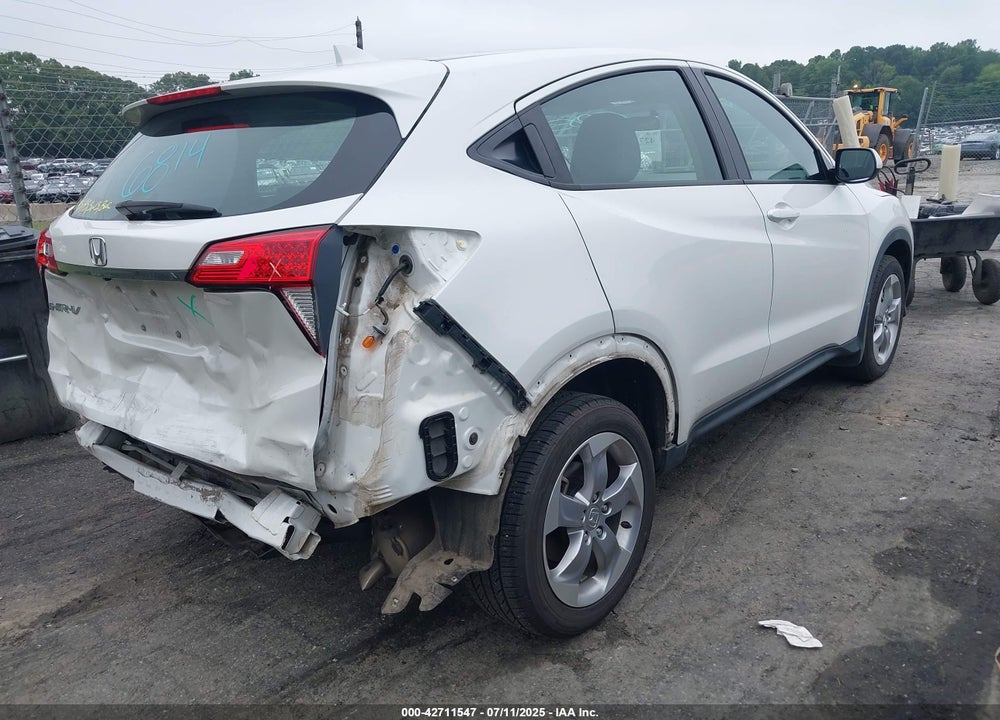 2022 HONDA HR-V VIN: 3CZRU5H38NM745083