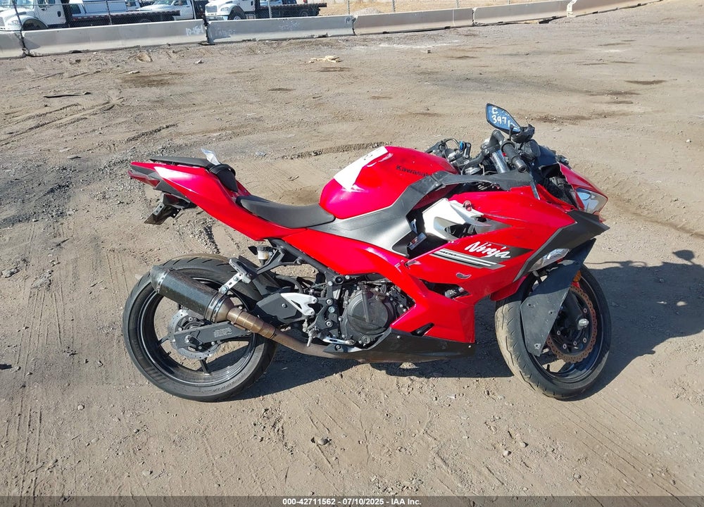 2021 KAWASAKI EX400 VIN: JKAEXKH15MDAB9421