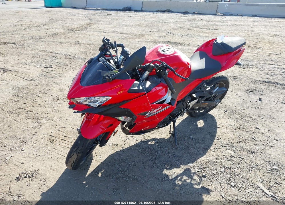 2021 KAWASAKI EX400 VIN: JKAEXKH15MDAB9421