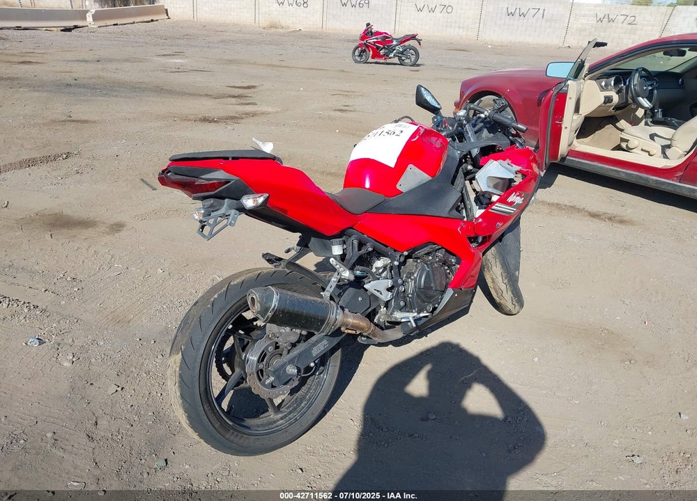 2021 KAWASAKI EX400 VIN: JKAEXKH15MDAB9421