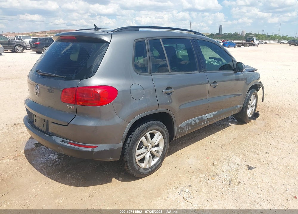 2016 VOLKSWAGEN TIGUAN VIN: WVGAV7AX4GW599546