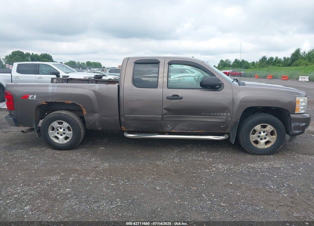 2008 CHEVROLET SILVERADO 1500 LT1 VIN: 2GCEK19J681314107