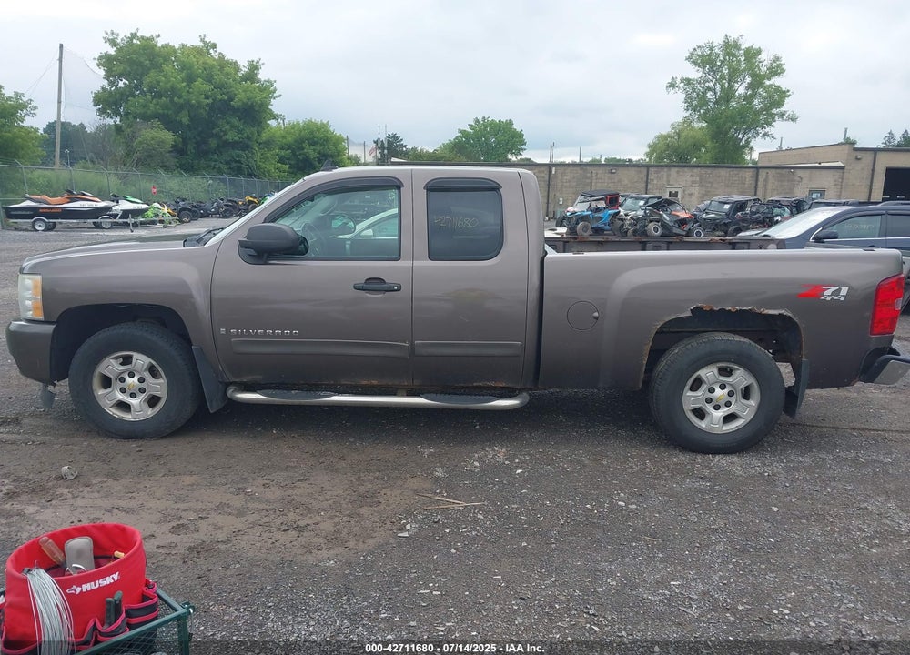 2008 CHEVROLET SILVERADO 1500 LT1 VIN: 2GCEK19J681314107