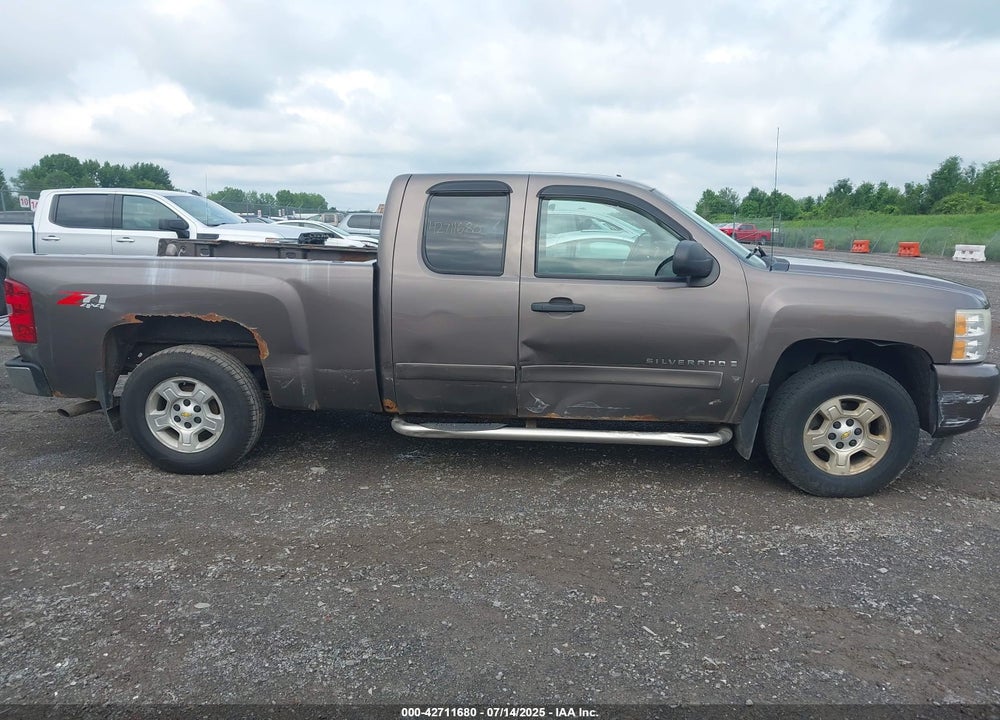 2008 CHEVROLET SILVERADO 1500 LT1 VIN: 2GCEK19J681314107