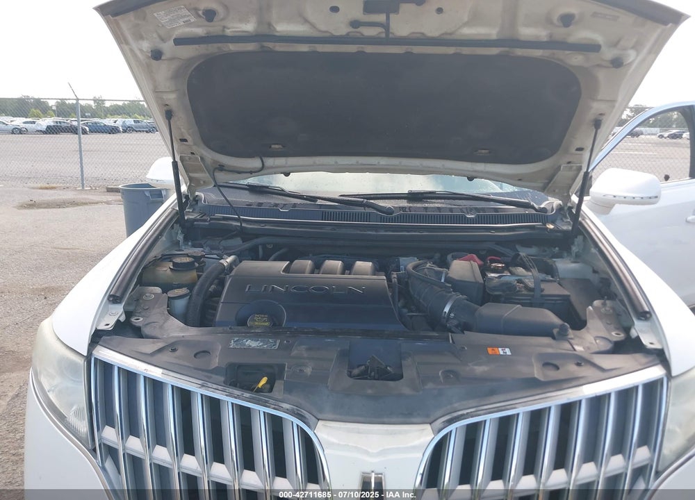 2011 LINCOLN MKT VIN: 2LMHJ5FR6BBJ53776