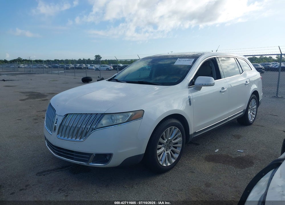 2011 LINCOLN MKT VIN: 2LMHJ5FR6BBJ53776