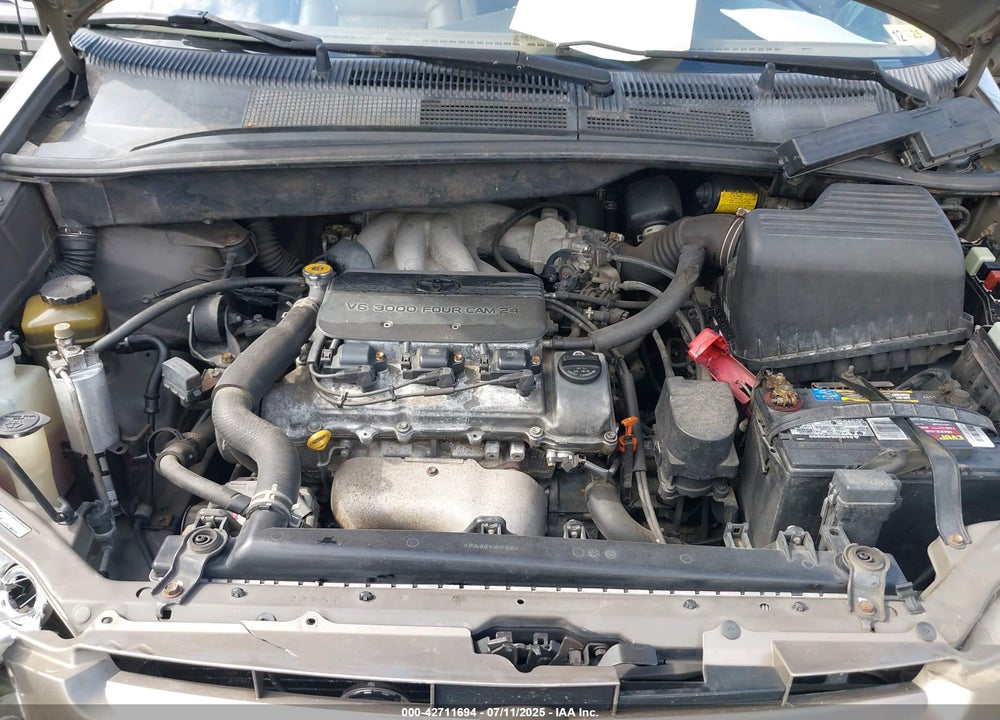 1998 TOYOTA SIENNA VIN: 4T3ZF13C0WU052184