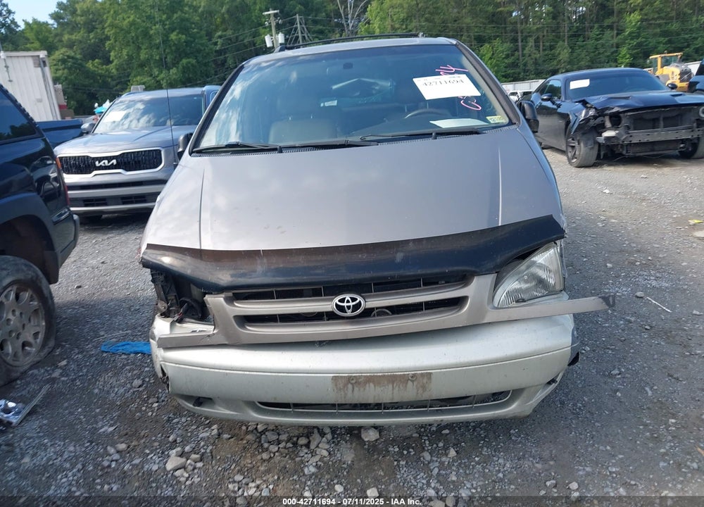 1998 TOYOTA SIENNA VIN: 4T3ZF13C0WU052184