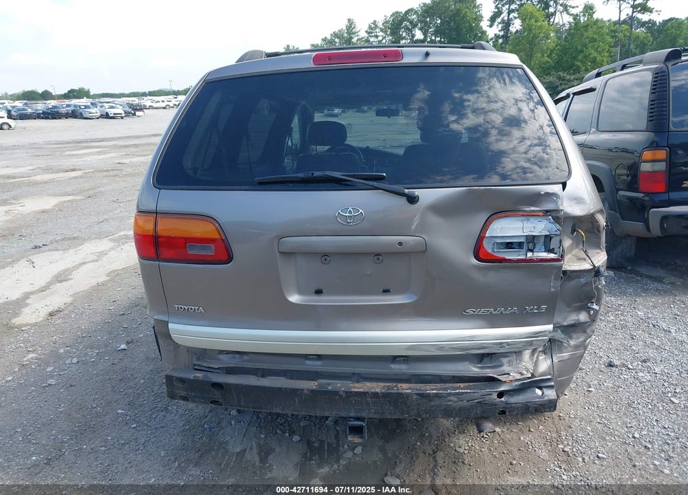1998 TOYOTA SIENNA VIN: 4T3ZF13C0WU052184