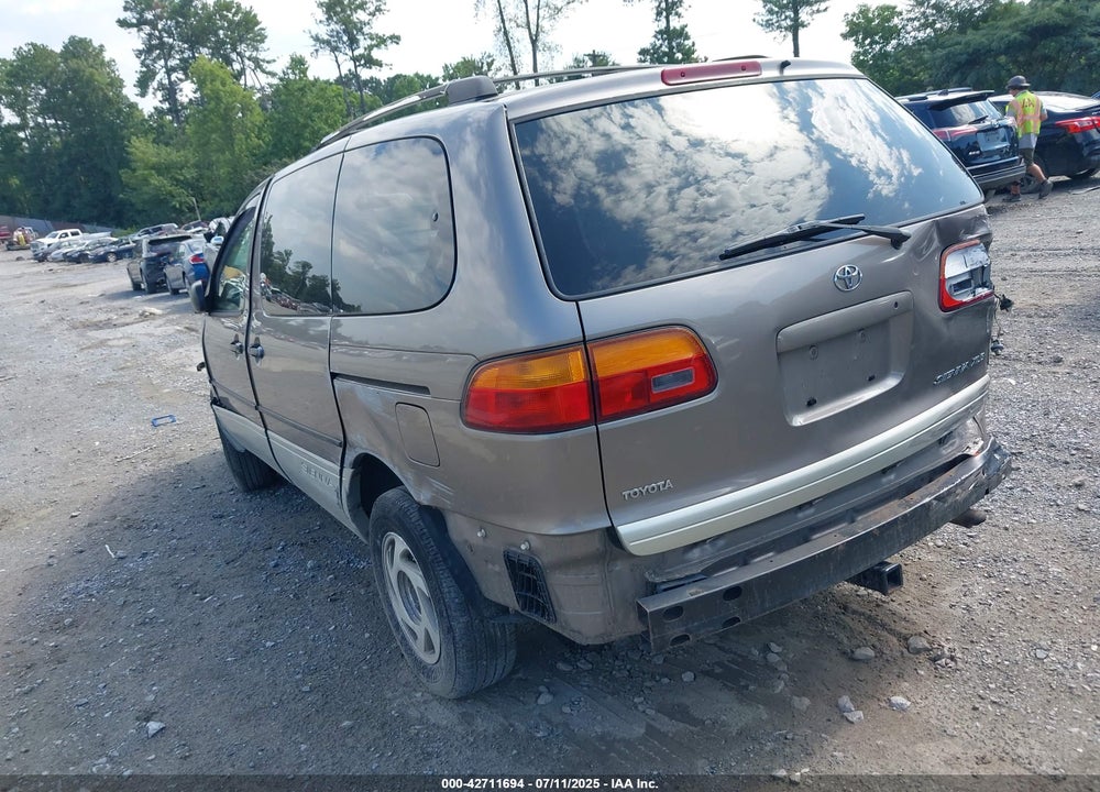 1998 TOYOTA SIENNA VIN: 4T3ZF13C0WU052184
