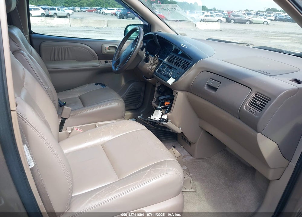 1998 TOYOTA SIENNA VIN: 4T3ZF13C0WU052184