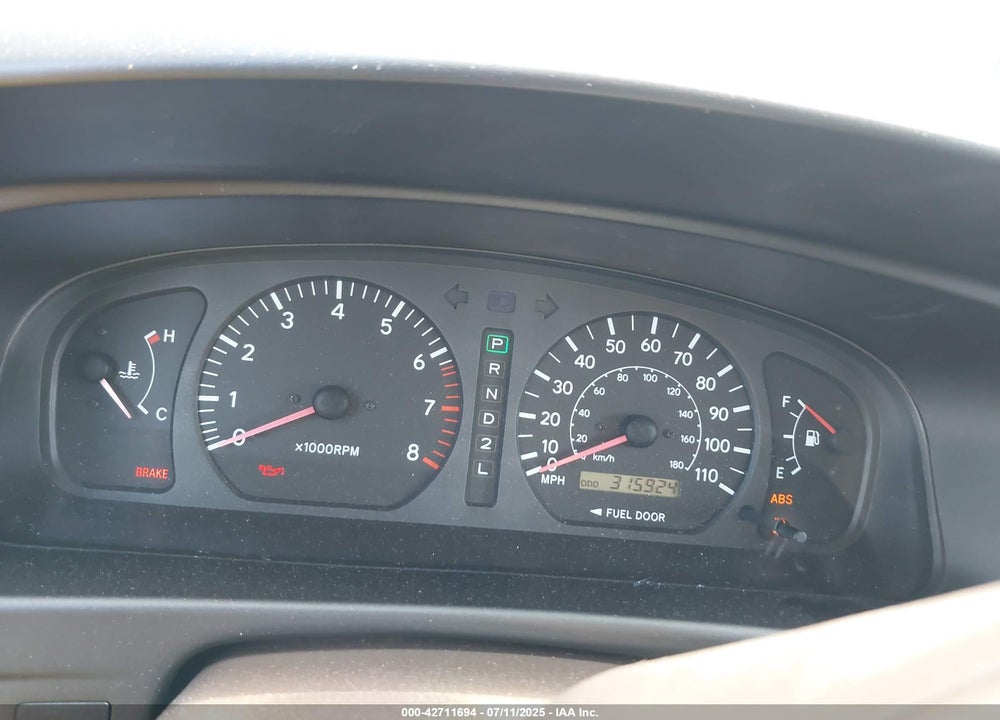 1998 TOYOTA SIENNA VIN: 4T3ZF13C0WU052184