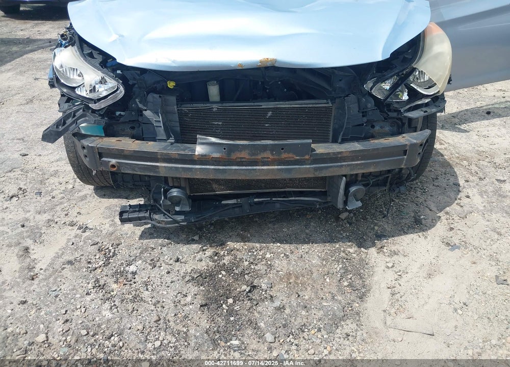 2013 HYUNDAI ELANTRA VIN: KMHDH4AE0DU759673